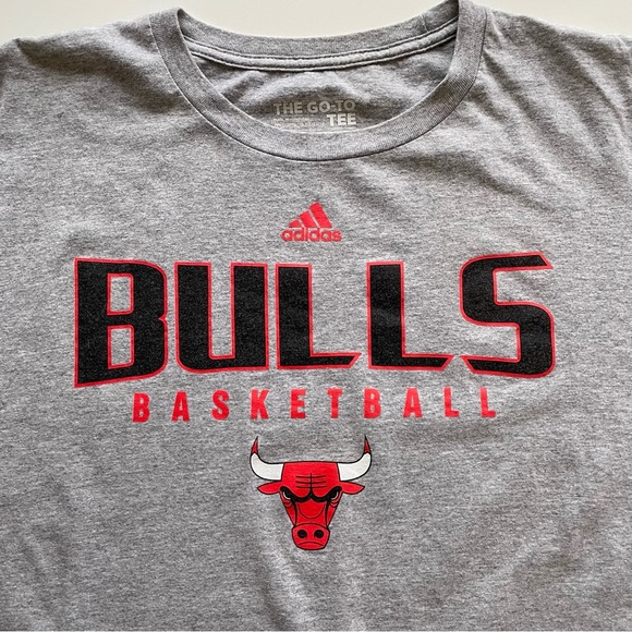Adidas Chicago Bulls Print Basketball T-Shirt Short Sleeve Gray Men’s L Large - Picture 4 of 8